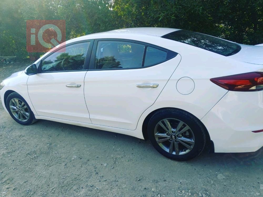 هیۆندای ئەلەنترا